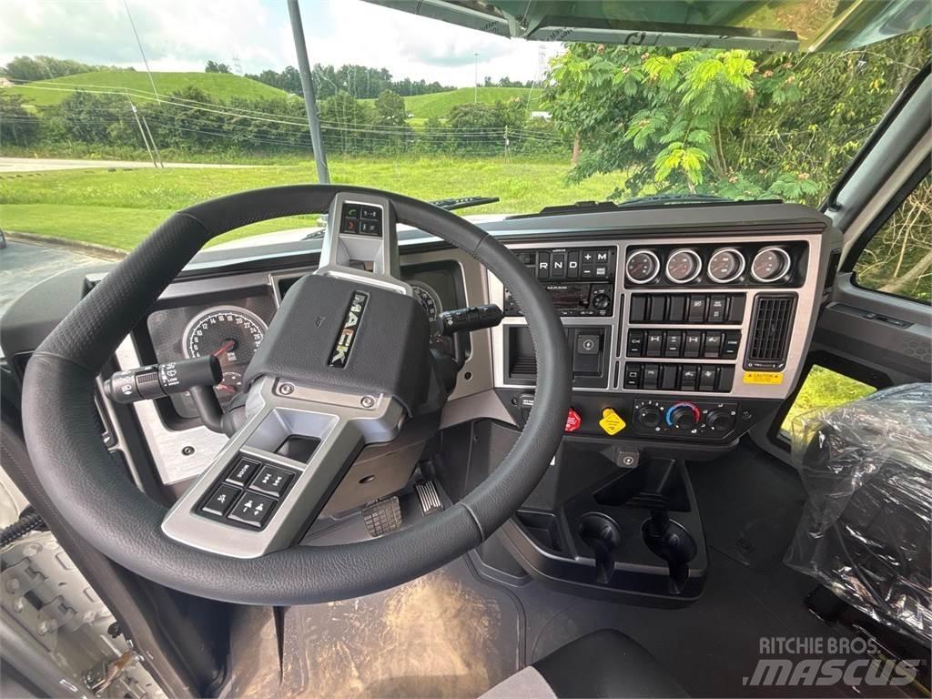 Mack PI64T Motrici e Trattori Stradali