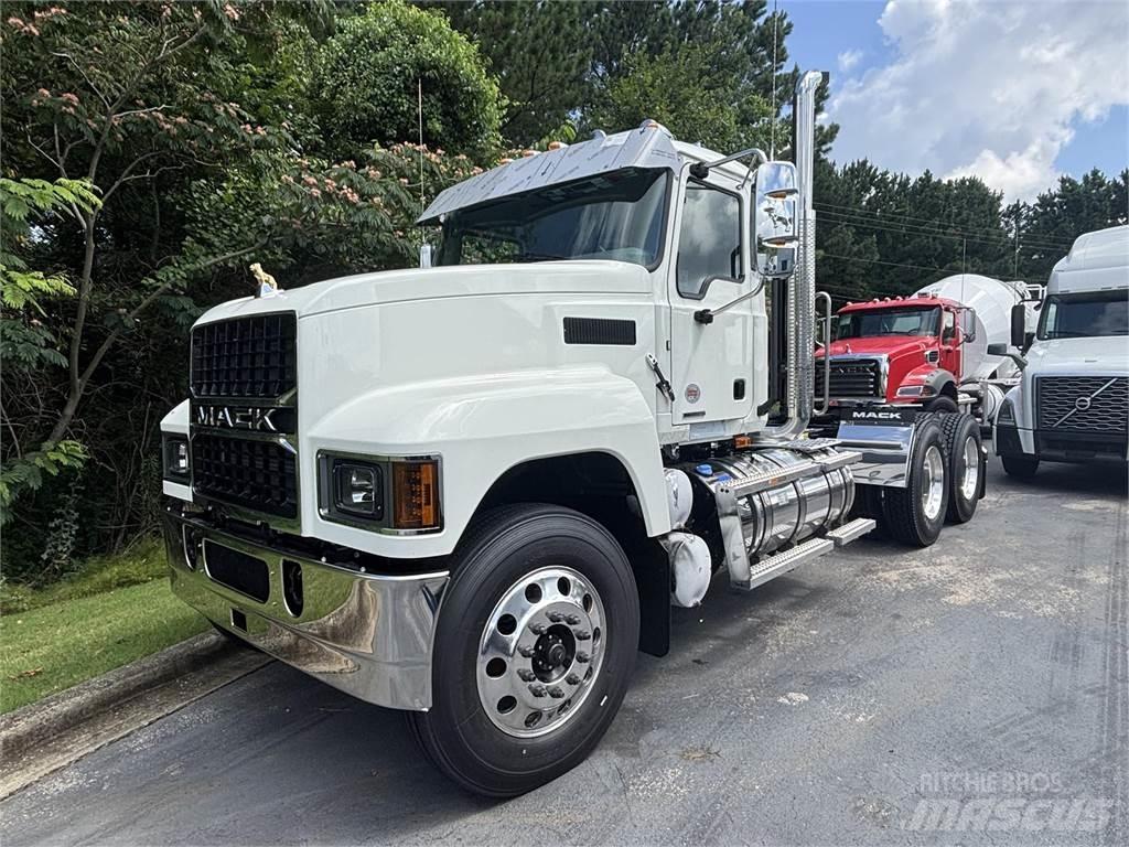 Mack PI64T Motrici e Trattori Stradali