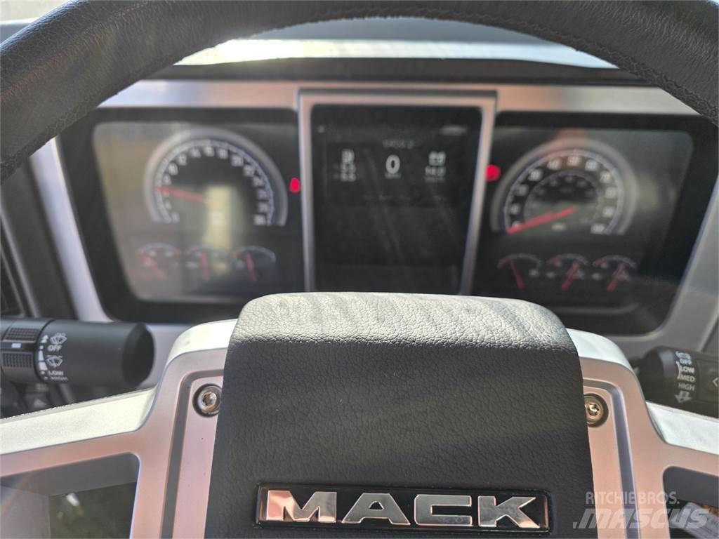 Mack PI64T Motrici e Trattori Stradali