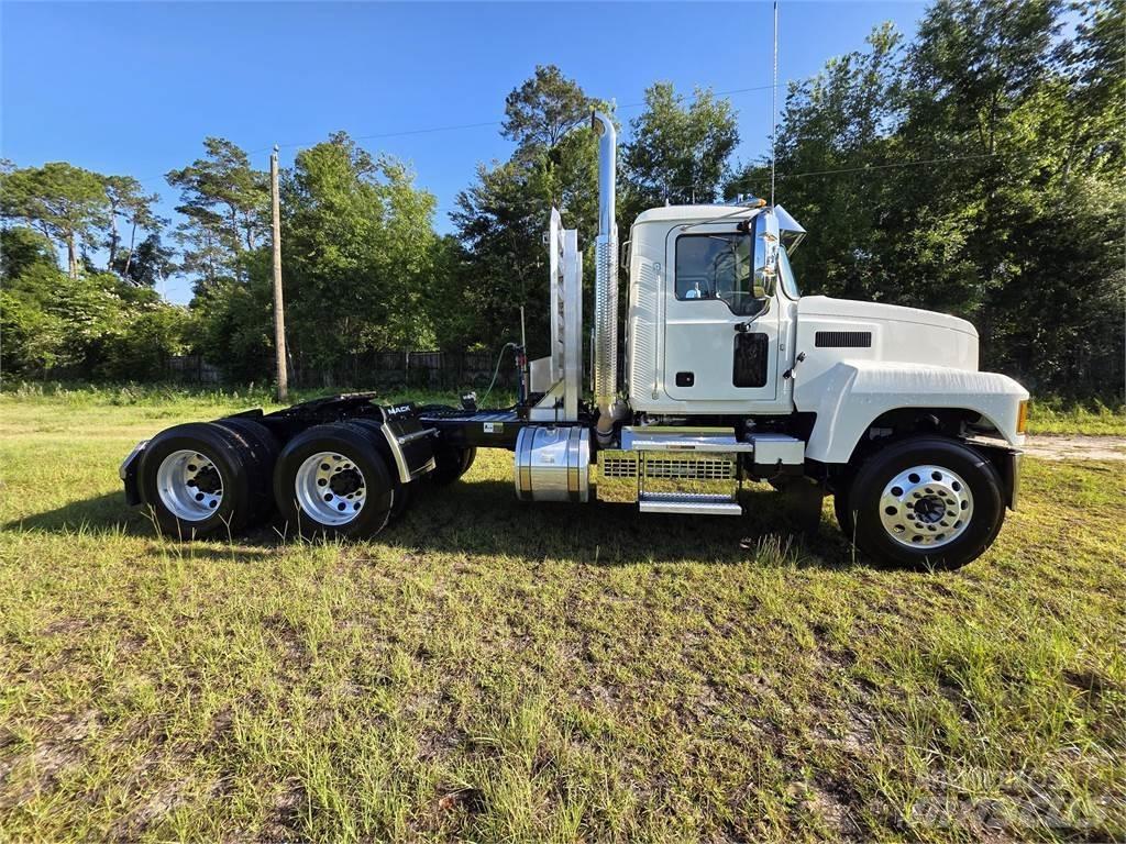 Mack PI64T Motrici e Trattori Stradali
