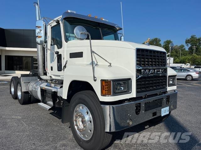 Mack PI64T Motrici e Trattori Stradali