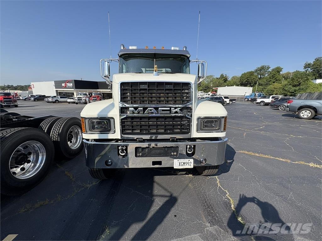 Mack PI64T Motrici e Trattori Stradali
