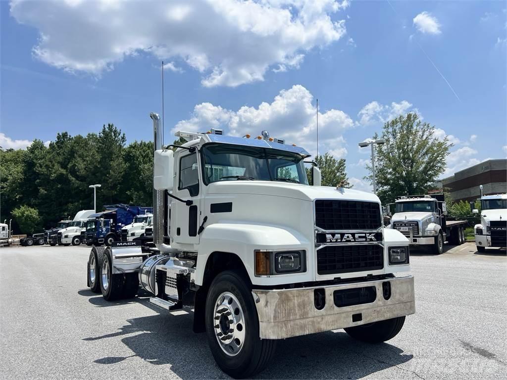 Mack PI64T Motrici e Trattori Stradali