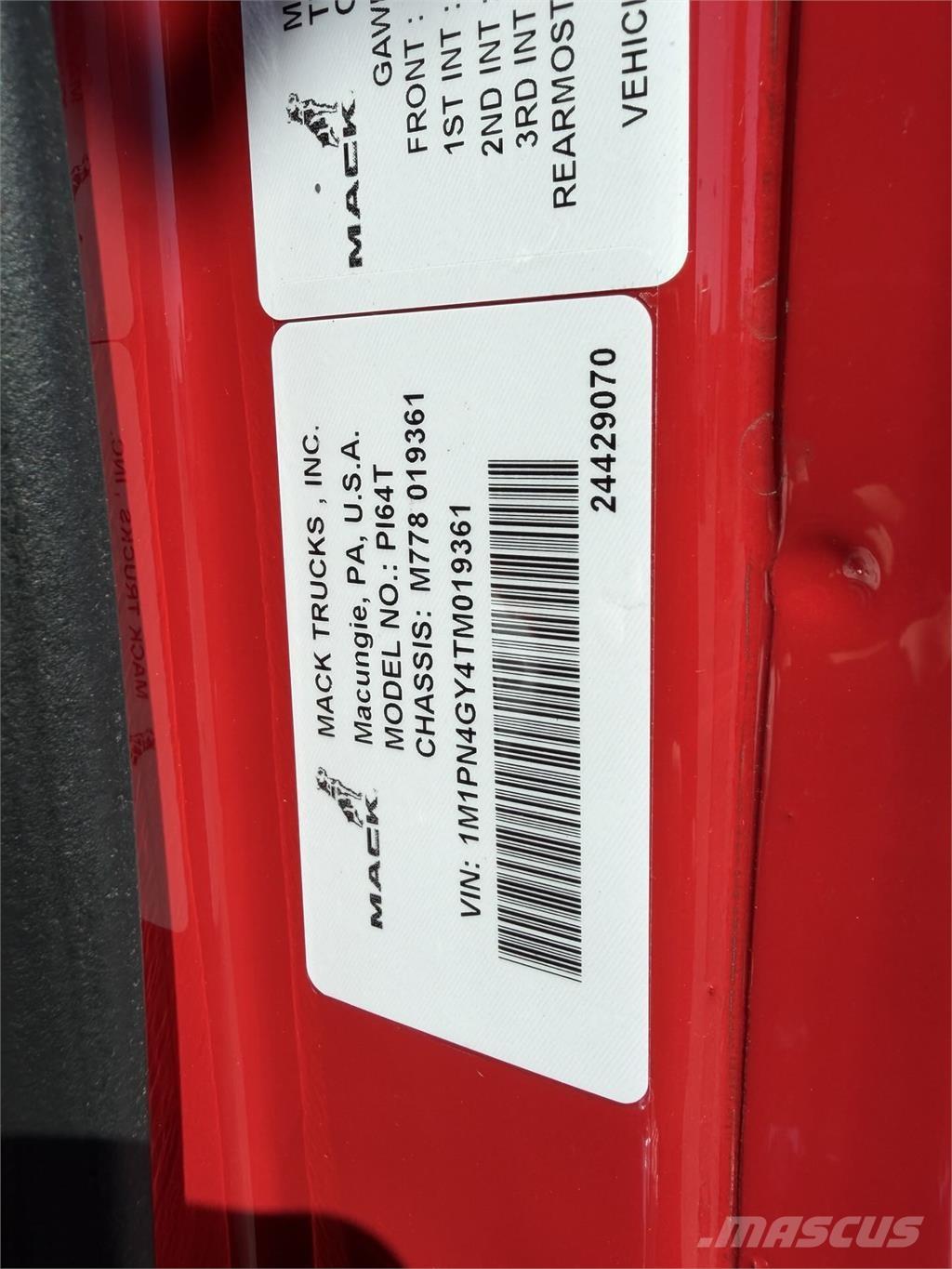 Mack PI64T Motrici e Trattori Stradali