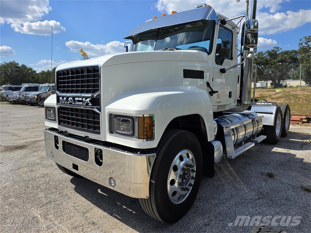 Mack PI64T Motrici e Trattori Stradali