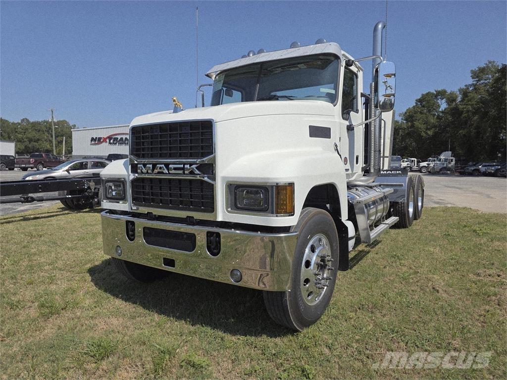 Mack PI64T Motrici e Trattori Stradali