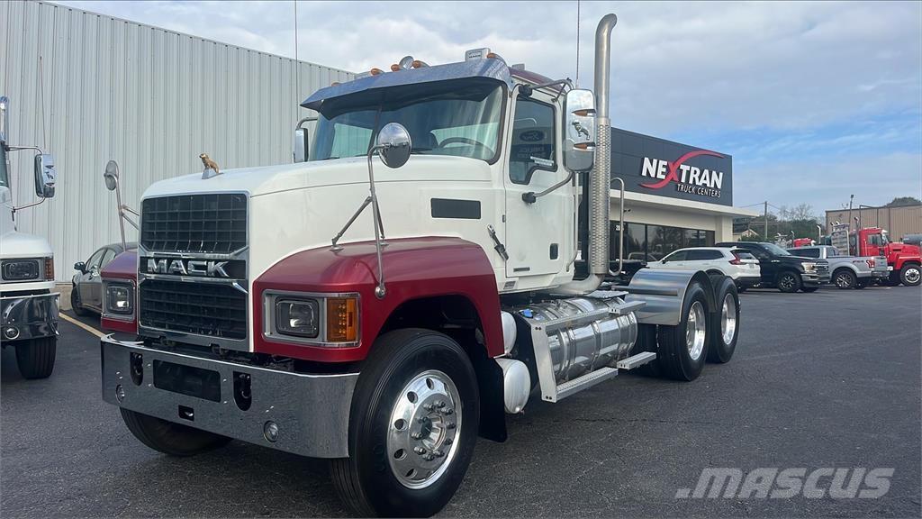 Mack PI64T Motrici e Trattori Stradali