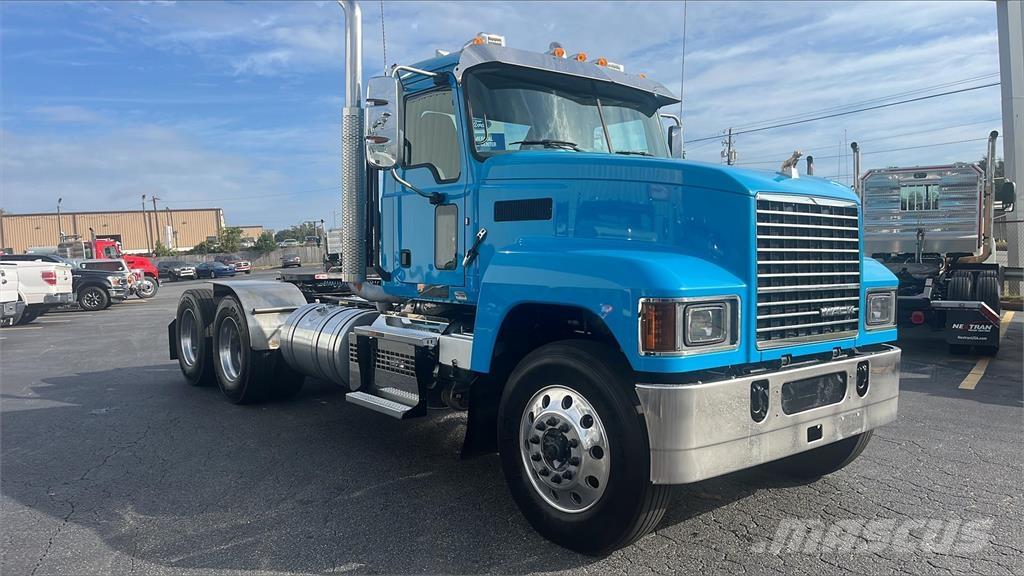 Mack PI64T Motrici e Trattori Stradali