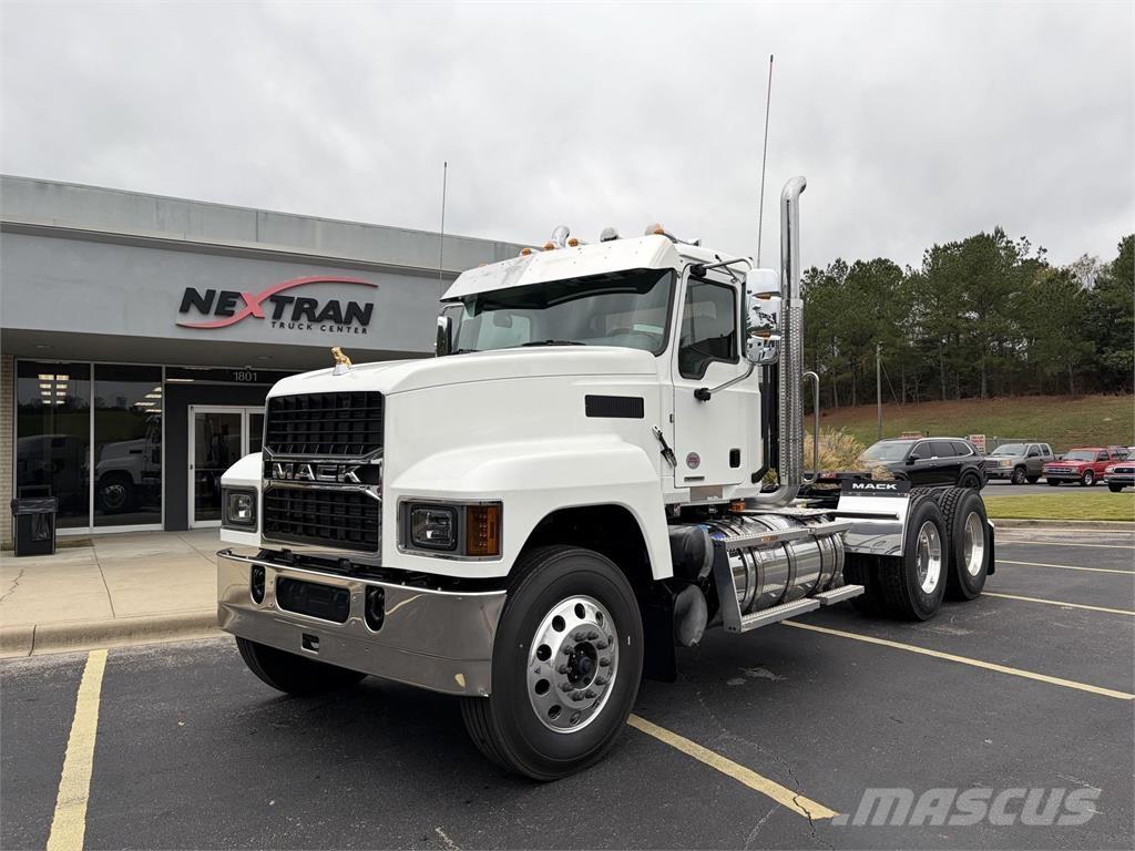 Mack PI64T Motrici e Trattori Stradali