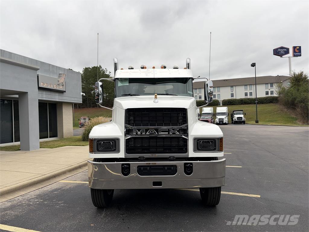 Mack PI64T Motrici e Trattori Stradali