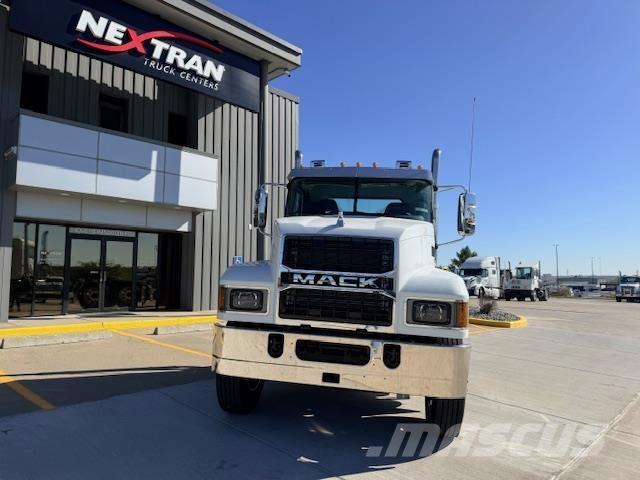 Mack PI64T Motrici e Trattori Stradali