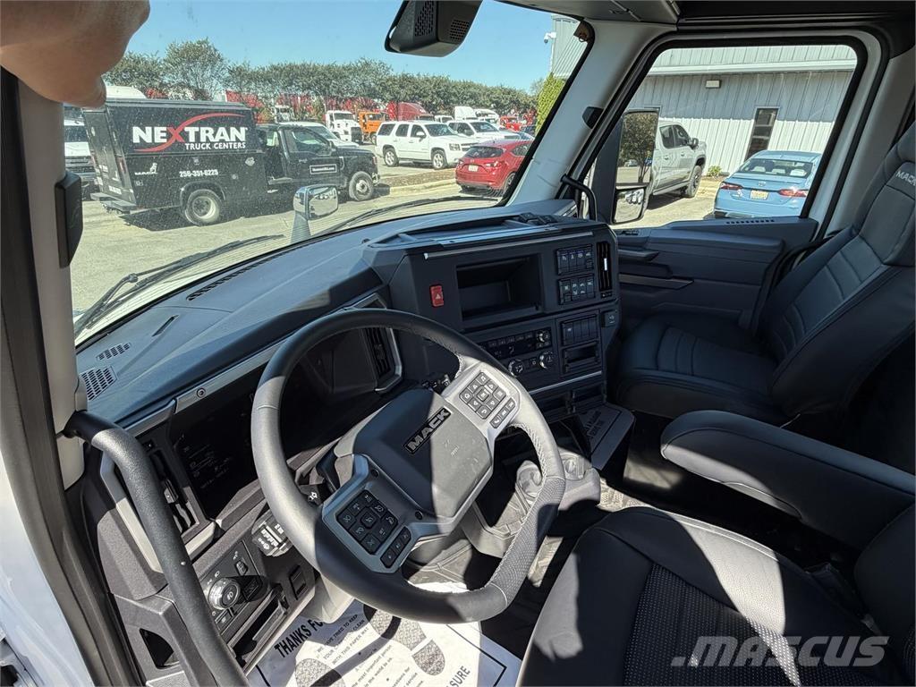 Mack PR64T Motrici e Trattori Stradali