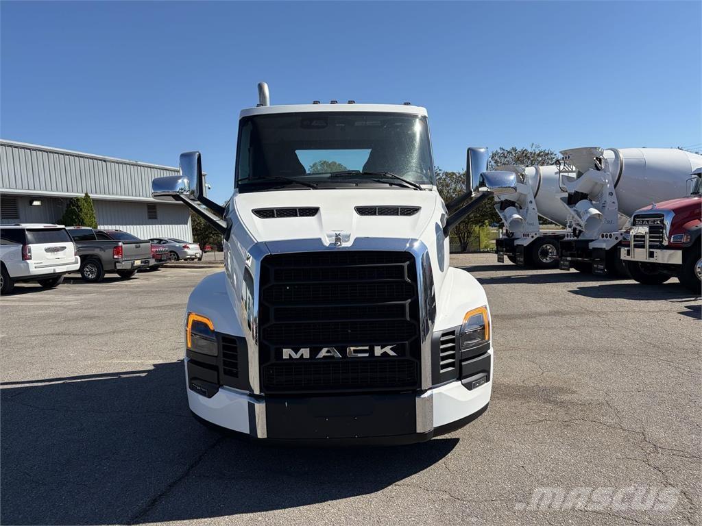 Mack PR64T Motrici e Trattori Stradali