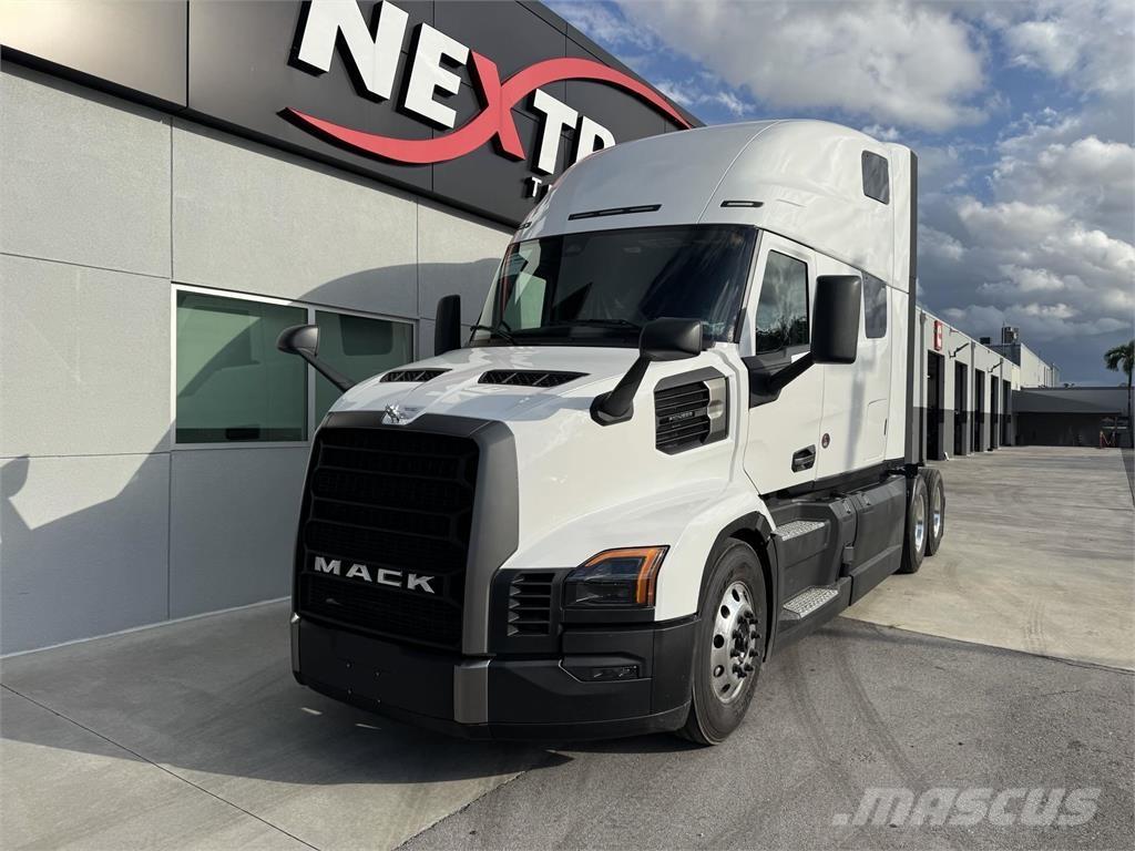 Mack PR64T Motrici e Trattori Stradali