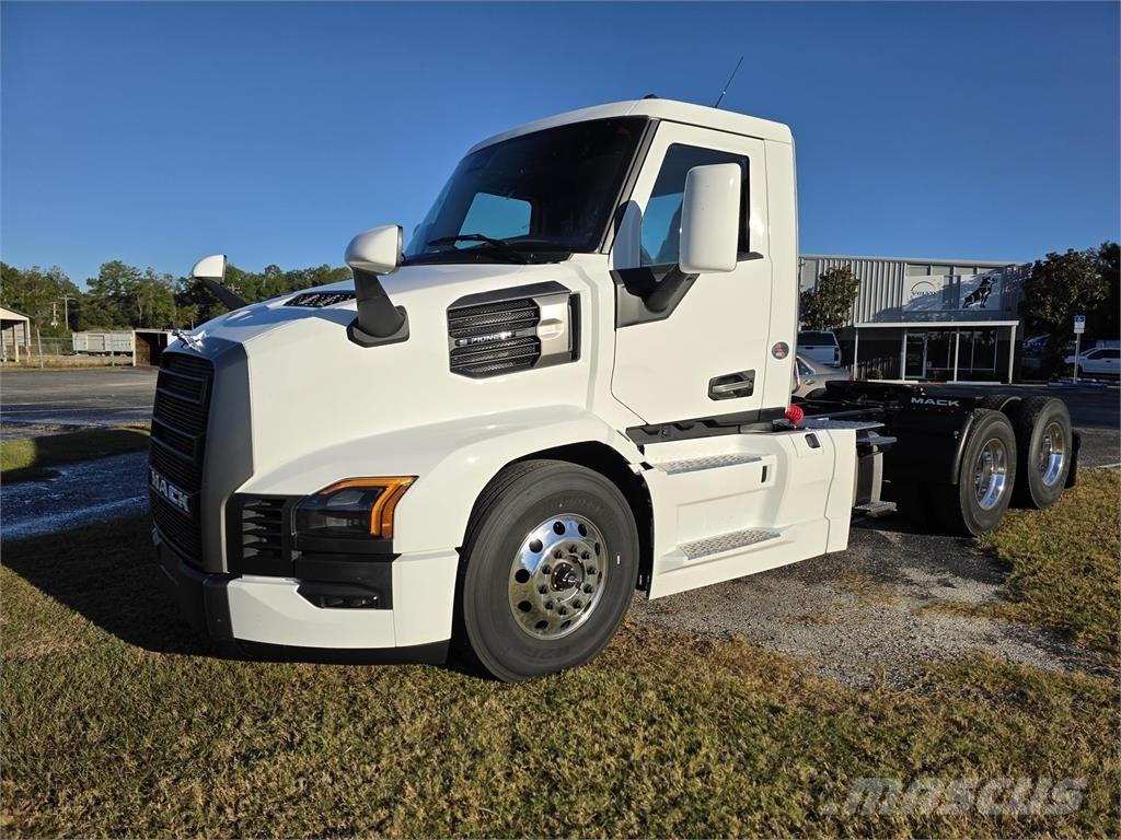 Mack PR64T Motrici e Trattori Stradali