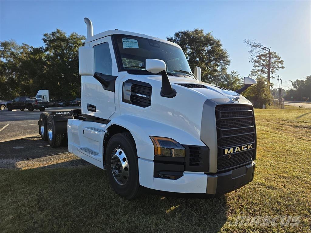 Mack PR64T Motrici e Trattori Stradali