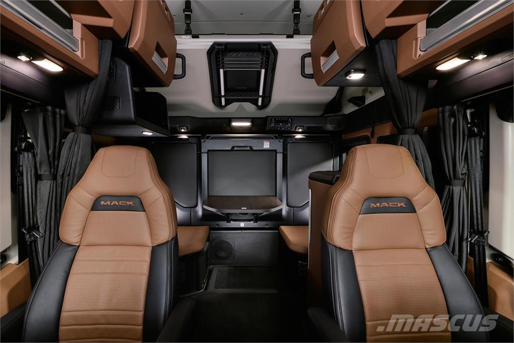 Mack PR64T Motrici e Trattori Stradali