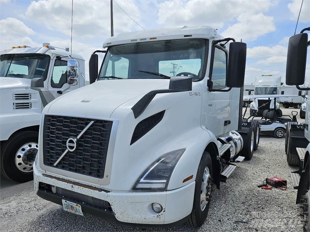 Volvo VNL64T300 Motrici e Trattori Stradali