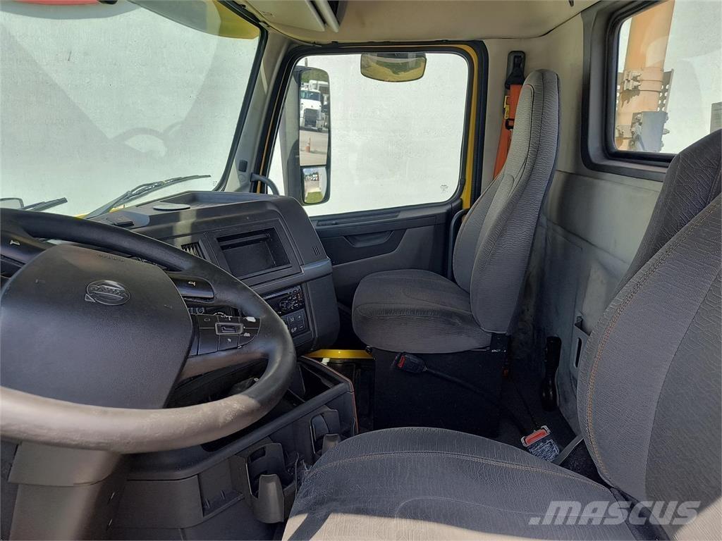 Volvo VNR64T Motrici e Trattori Stradali