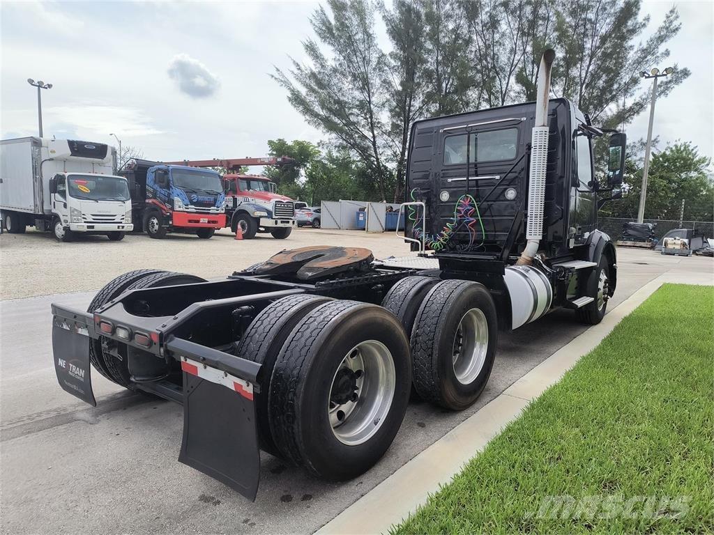 Volvo VNR64T Motrici e Trattori Stradali