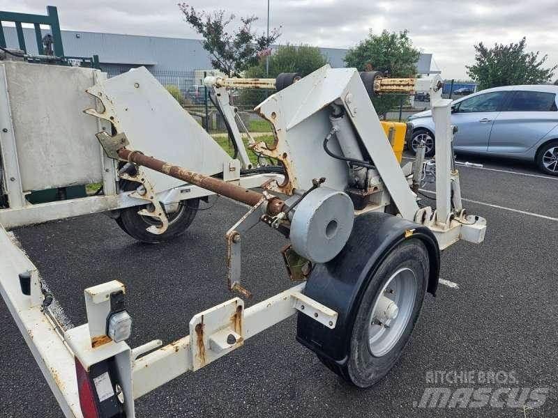 Adoc 3T5 Rimorchi con sponde ribaltabili