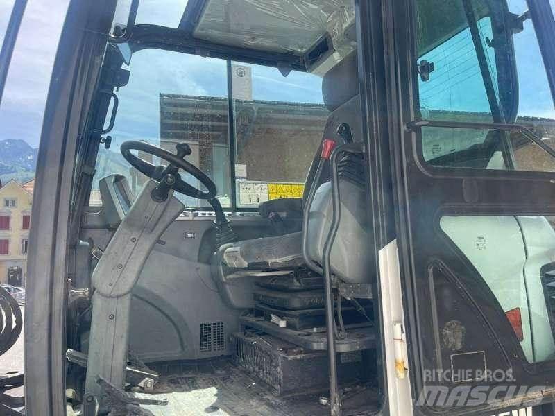 Bobcat E55W Escavatori gommati