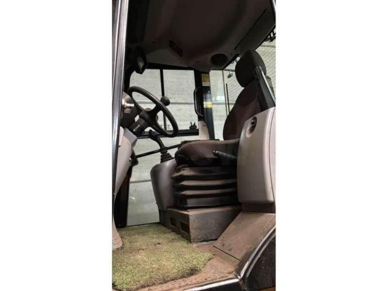 CAT 918M Pale gommate