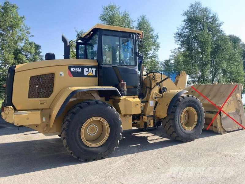 CAT 926M Pale gommate
