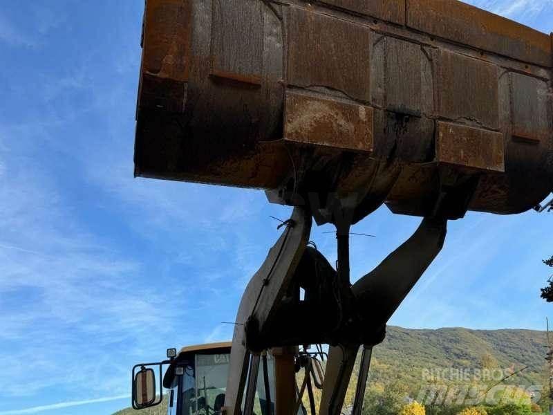 CAT 950G Pale gommate