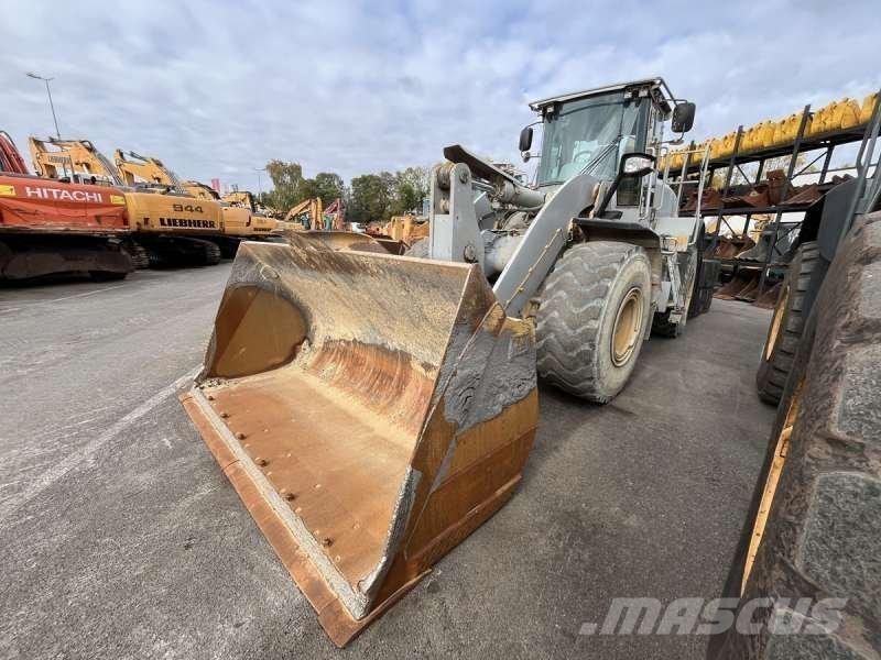 CAT 962K Pale gommate