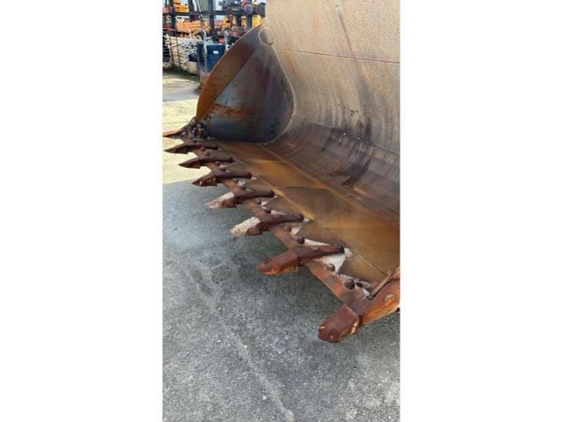 CAT 962K Pale gommate