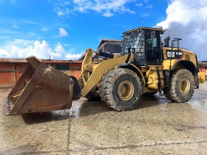 CAT 966M Pale gommate