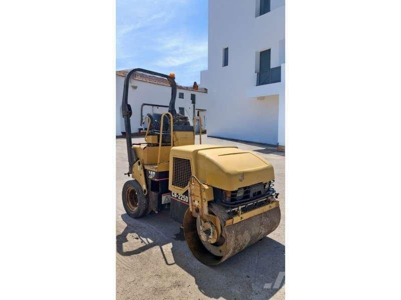CAT CB225D Compattatori da suolo