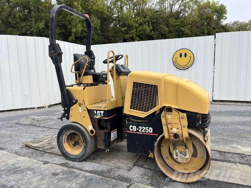 CAT CB225D Compattatori da suolo