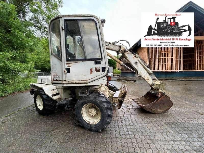 Mecalac 8CXI Escavatori gommati