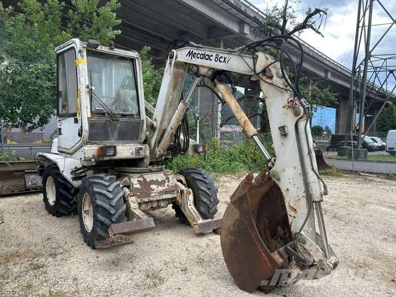 Mecalac 8CXI Escavatori gommati
