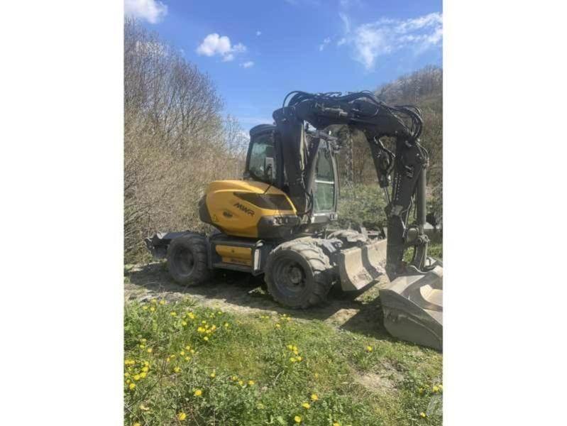 Mecalac 9MWR Escavatori gommati