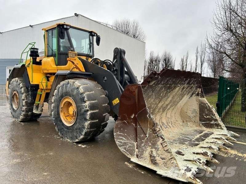 Volvo L220H Pale gommate