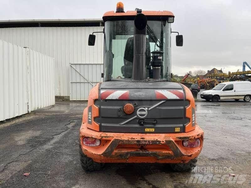 Volvo L30G Pale gommate