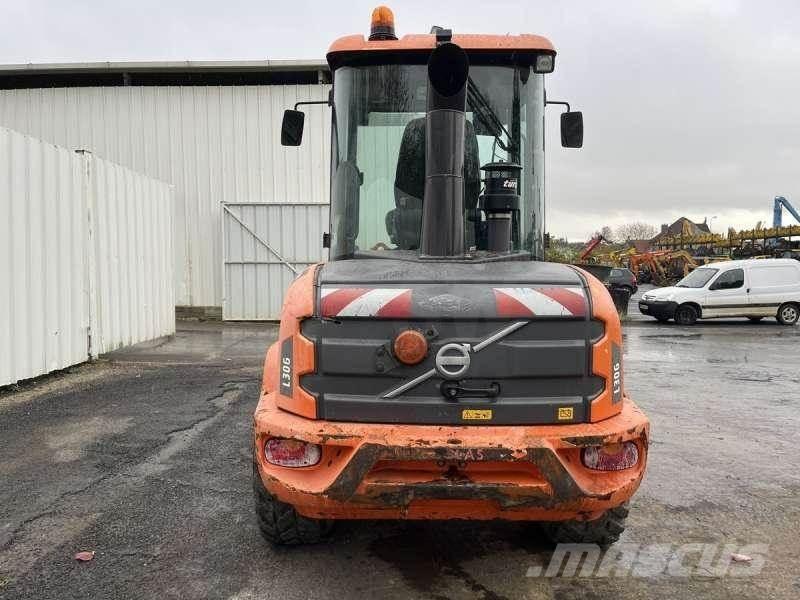 Volvo L30G Pale gommate