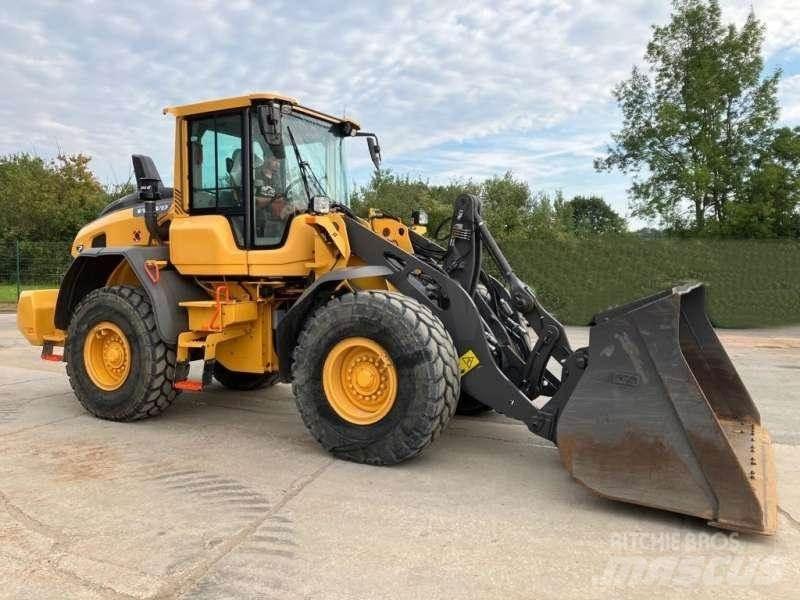Volvo L90H Pale gommate