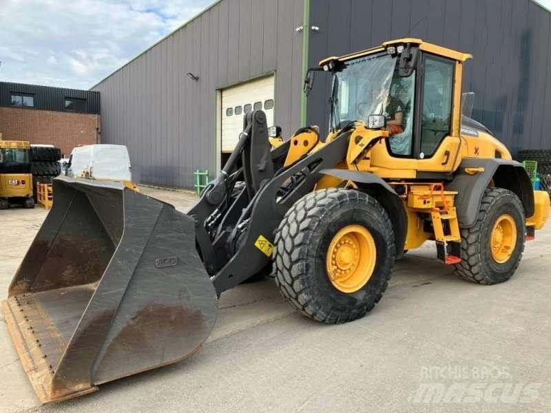 Volvo L90H Pale gommate