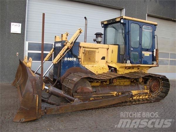 Hanomag D680E Dozer cingolati