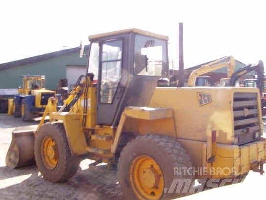 JCB 410 Pale gommate