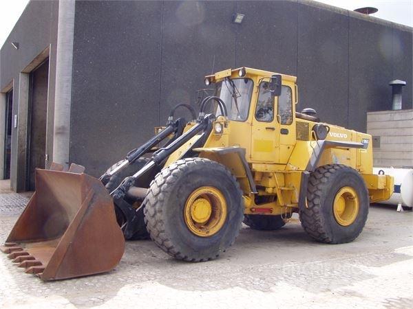 Volvo L120 Pale gommate