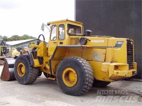 Volvo L120 Pale gommate