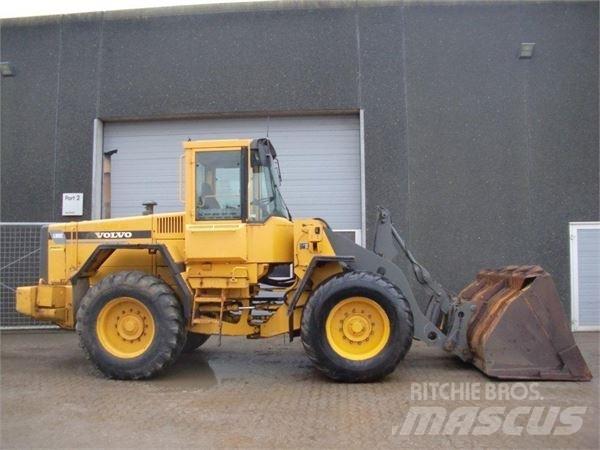 Volvo L90C Pale gommate