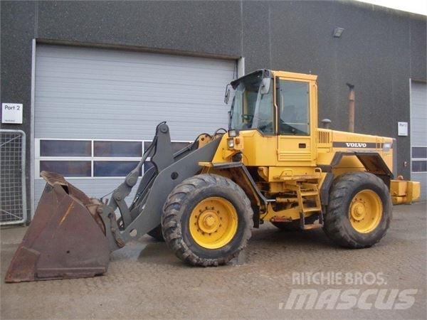 Volvo L90C Pale gommate