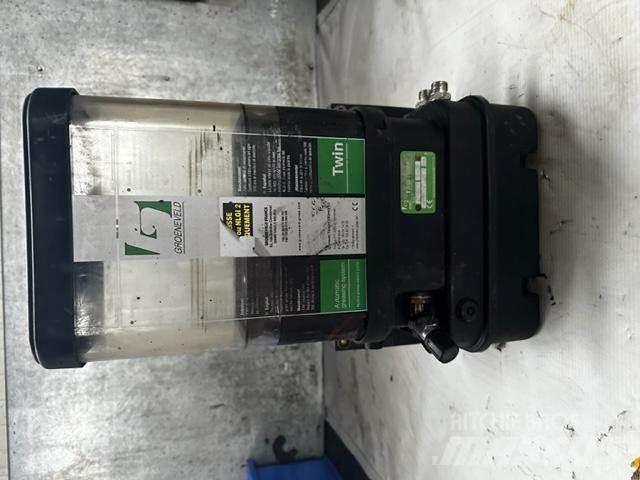 Liebherr L 566 Cabine e interni