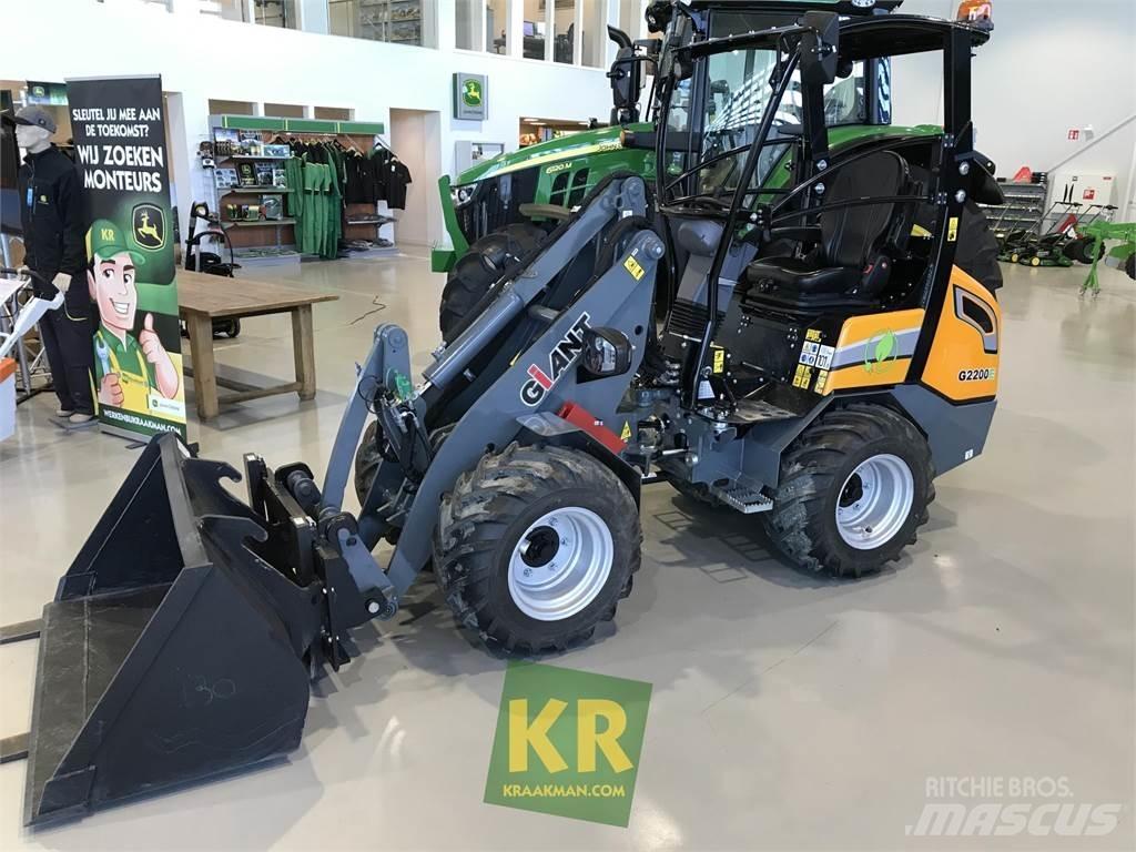 GiANT G2200E Pale frontali e scavatori